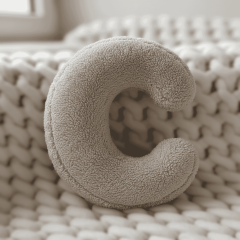 Litera, C Harfi, Yastık, Kırlent, Elyaf Dolgulu, Welsoft Kumaş, 40 Cm