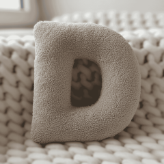 Litera, D Harfi, Yastık, Kırlent, Elyaf Dolgulu, Welsoft Kumaş, 40 Cm