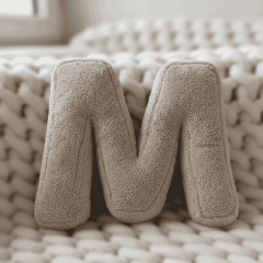 Litera, M Harfi, Yastık, Kırlent, Elyaf Dolgulu, Welsoft Kumaş, 40 Cm