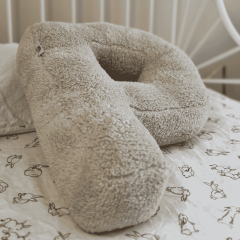Litera, P Harfi, Yastık, Kırlent, Elyaf Dolgulu, Welsoft Kumaş, 40 Cm
