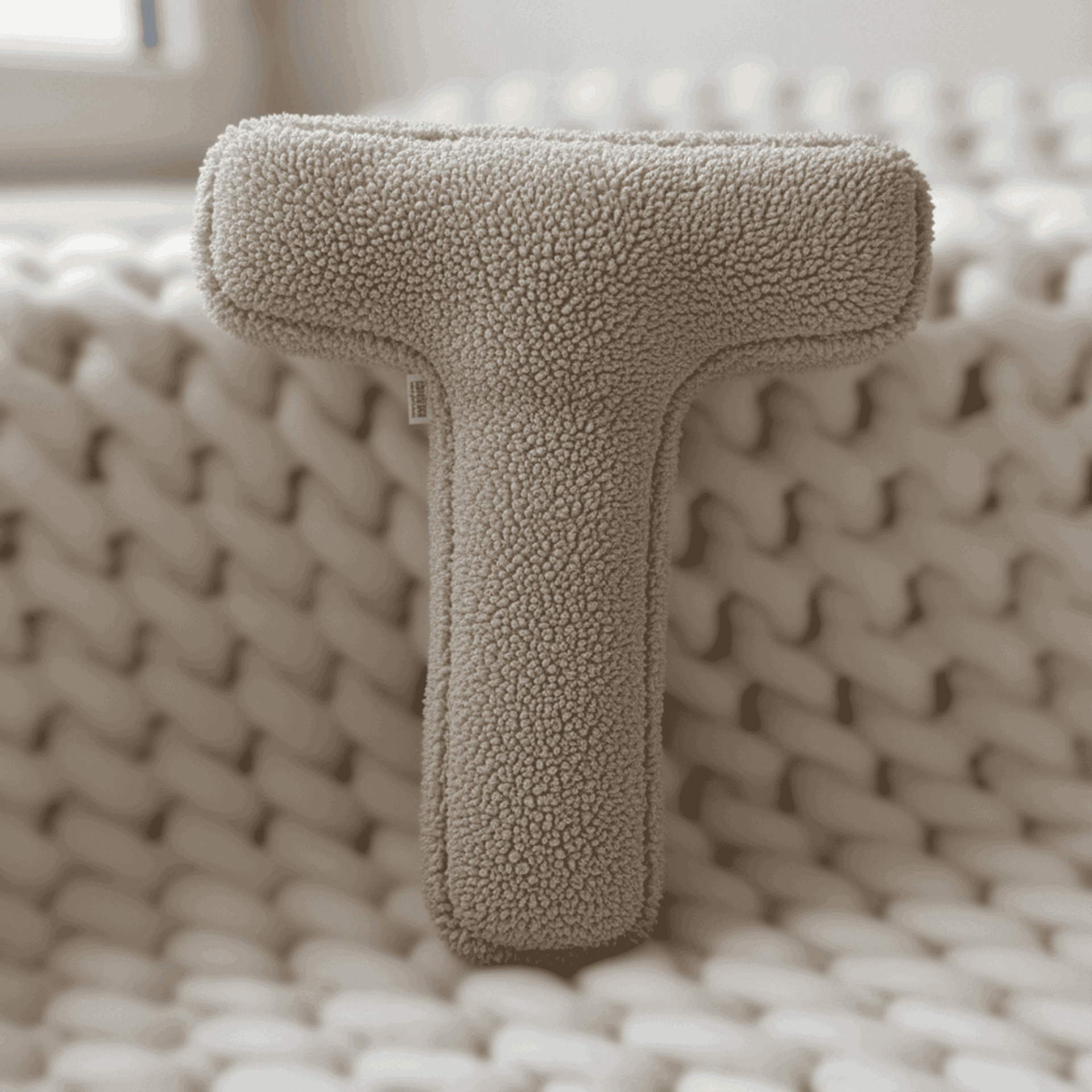 Litera, T Harfi, Yastık, Kırlent, Elyaf Dolgulu, Welsoft Kumaş, 40 Cm