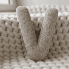 Litera, V Harfi, Yastık, Kırlent, Elyaf Dolgulu, Welsoft Kumaş, 40 Cm